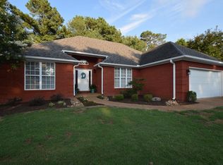 52 Windsong Cv, Jackson, TN 38305