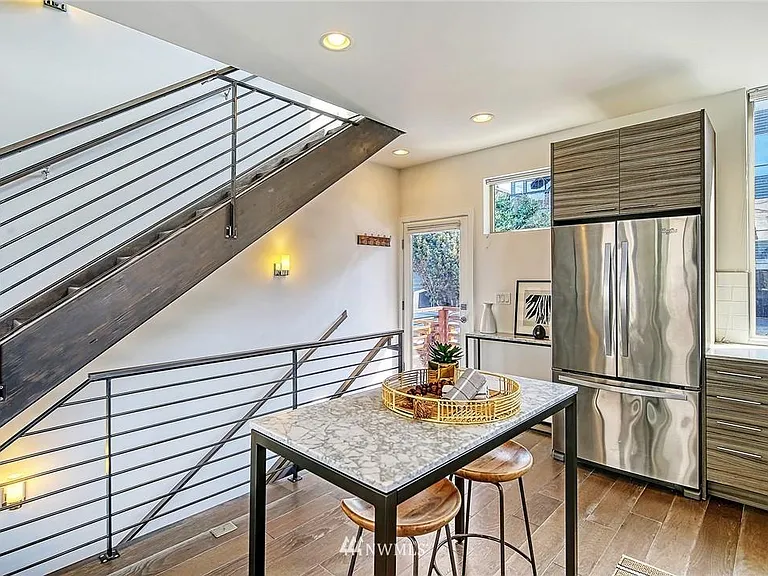 2328 Minor Ave E #A — Photo 14