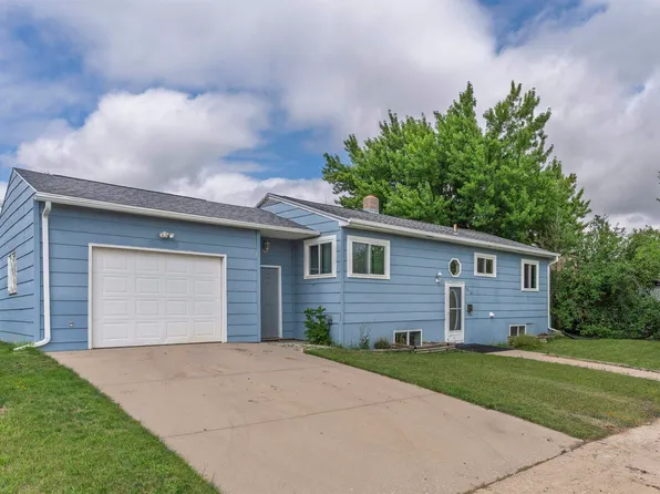 1814 12th Ave, Belle Fourche, SD 57717