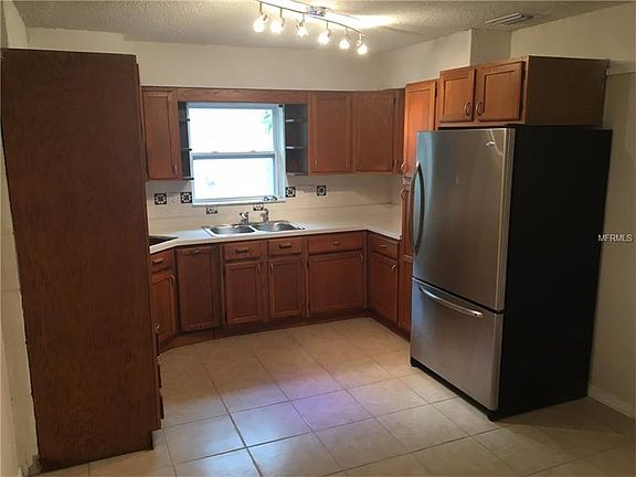 3rd image of 5218 10th Ave S