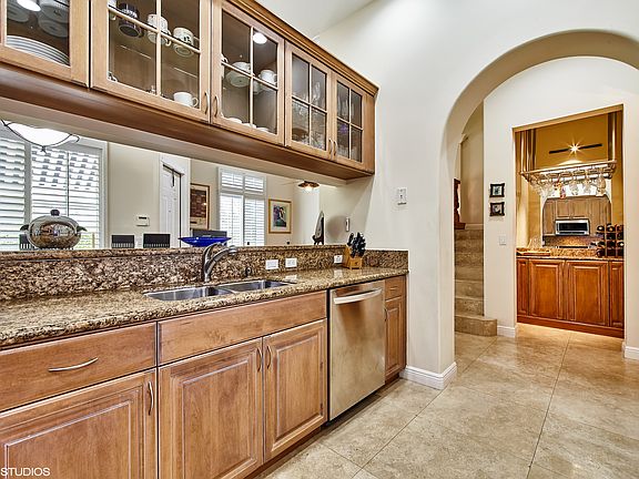 3rd image of 2880 Marina Cir