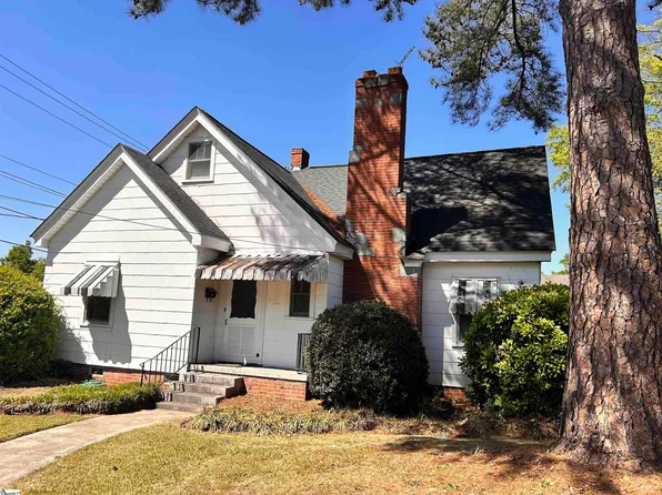 116 W Centennial St, Clinton, SC 29325