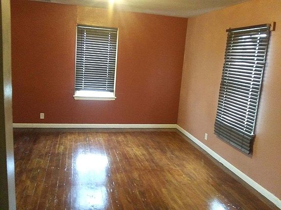 5th image of 600 S Myrtle St