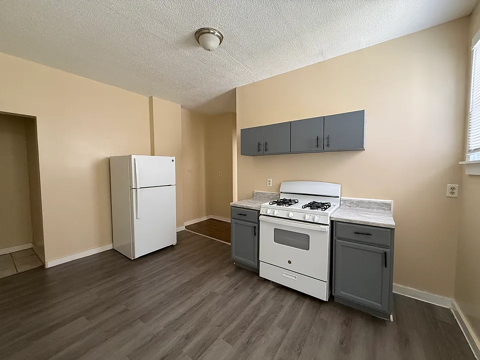 59 Derby Ave #2L-0