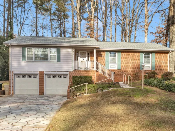 1402 Buckingham Rd, Garner, NC 27529