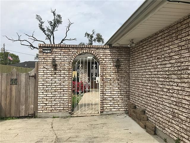 1st image of 3709-11 Bunkerhill Dr