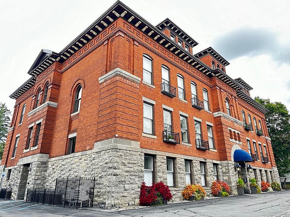 1st image of 77 Van Dam St #303
