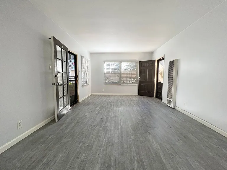 319 Bonito Ave — Photo 1