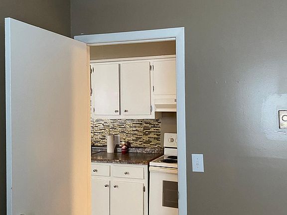 2nd image of 715 Robinson Ct #5