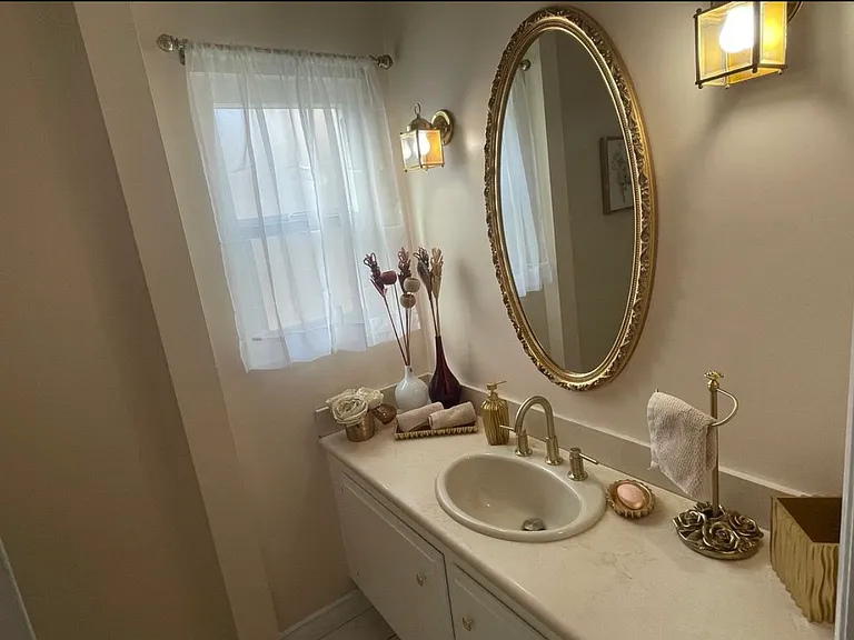 5271 Newcastle Ave #1 — Photo 3