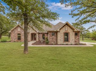 534 Timber Oaks Ct, Bowie, TX 76230