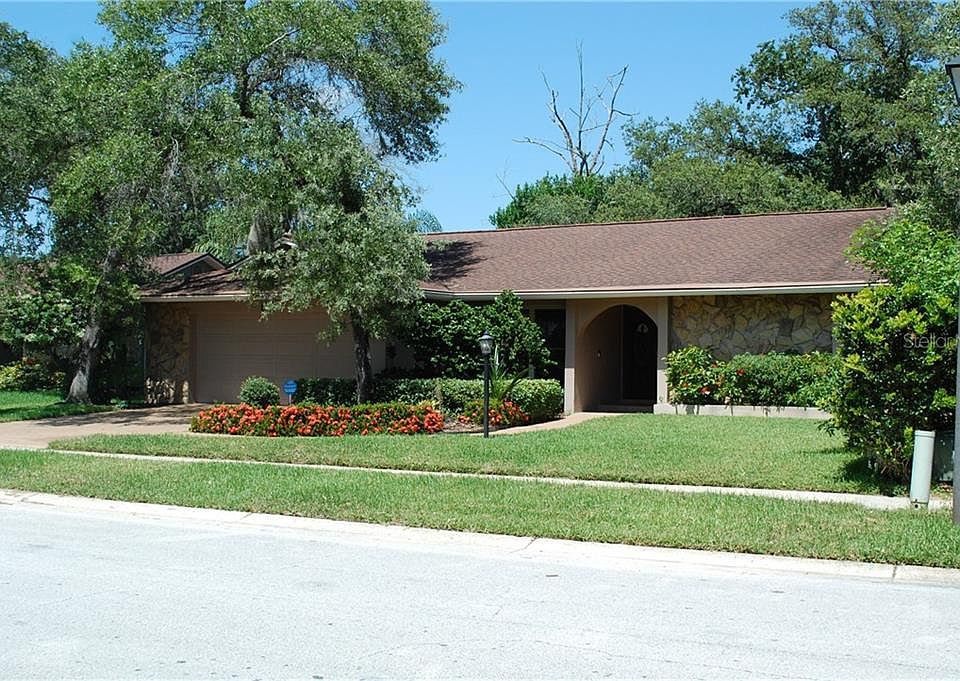 1st image of 910 Winding Oaks Dr