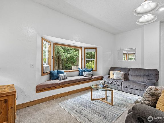 5th image of 3495 Camp Lane NW