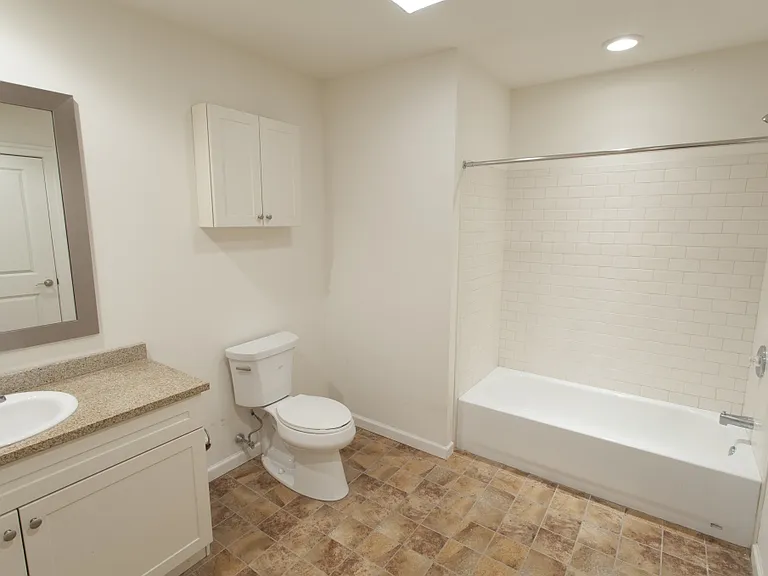 2130 Arch Street — Photo 17