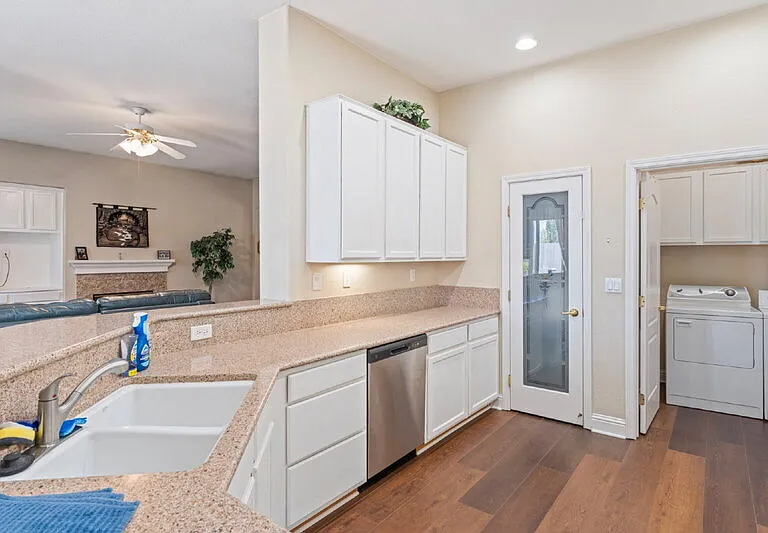 1121 Galston Dr #SIDE RENTAL — Photo 10