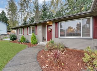 5116 W Tapps Dr E, Bonney Lake, WA 98391