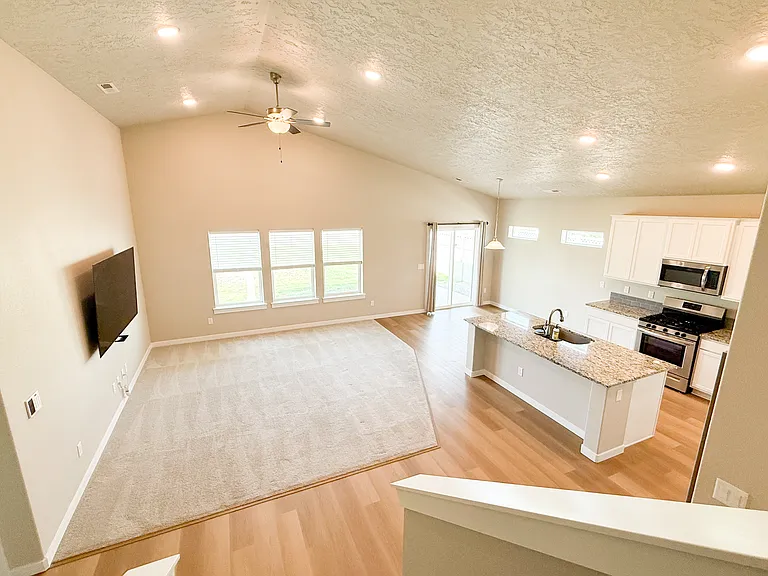 3605 S Rosa Parks Way — Photo 17