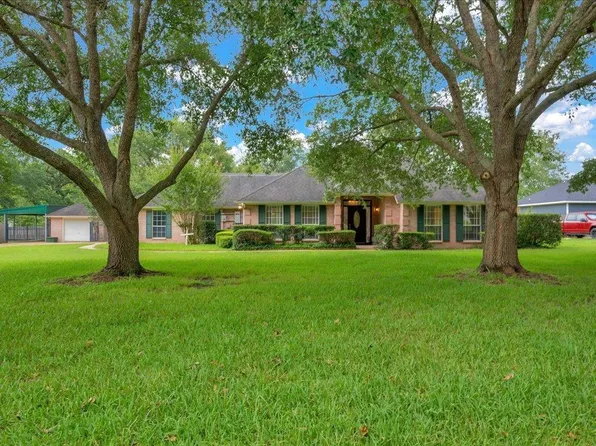 114 Southern Trace Dr, Lufkin, TX 75901