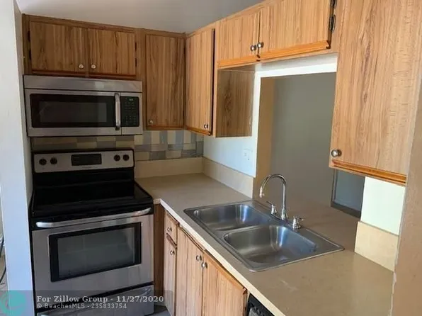 713 Gardens Dr APT 205, Pompano Beach, FL 33069