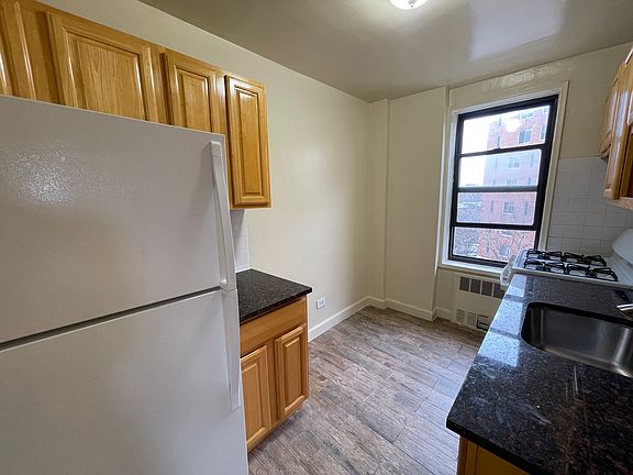 3rd image of 3515 Leverich St APT 509