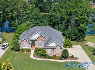 7105 Pinyon Pine Ln SE, Owens Cross Roads, AL 35763