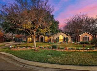 414 Glenbrook Dr, Kennedale, TX 76060