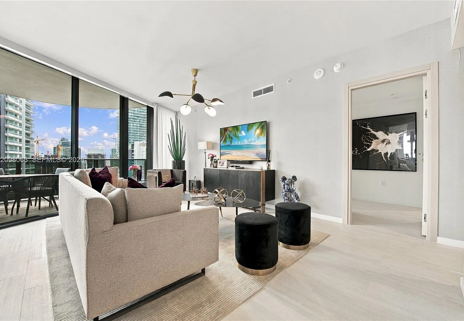 Brickell Flatiron Condo — Photo 4