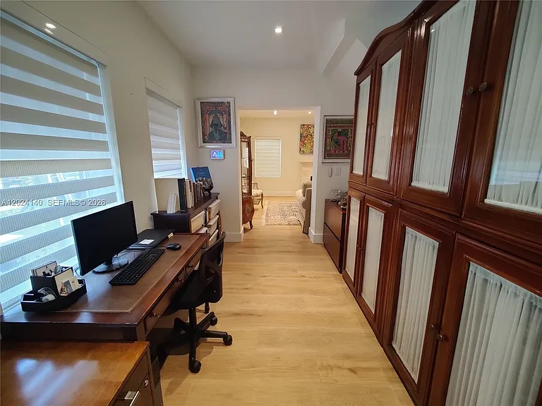 1823 S Bayshore Ln — Photo 27