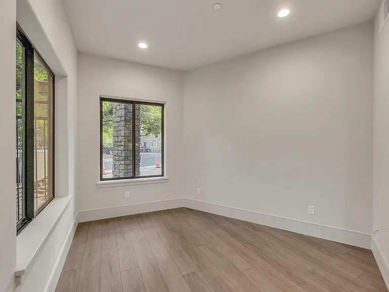 1229 Lincoln Ave #101 — Photo 4