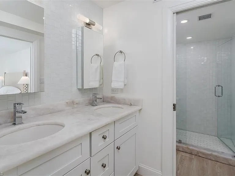 3450 Gulf Shore Blvd N #210 — Photo 17