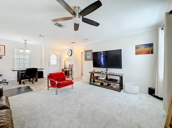 66095 Windsor Rd N, Pinellas Park, FL 33782