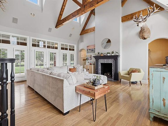 5th image of 25 Orchard Ln