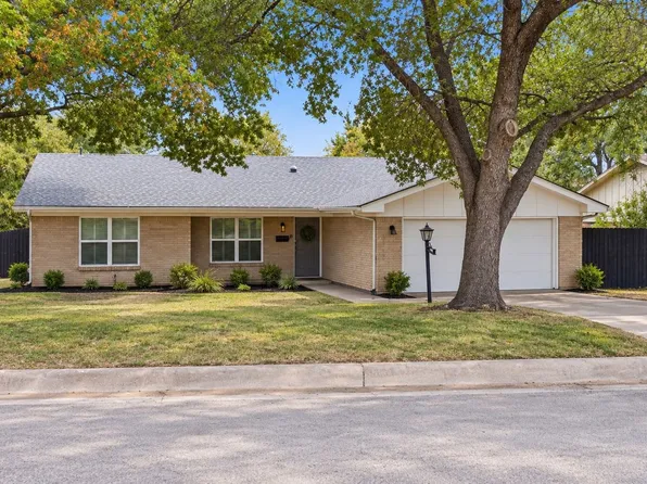2912 Conejos Dr, Fort Worth, TX 76116