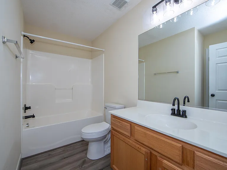 1506 Woodland Ct — Photo 12