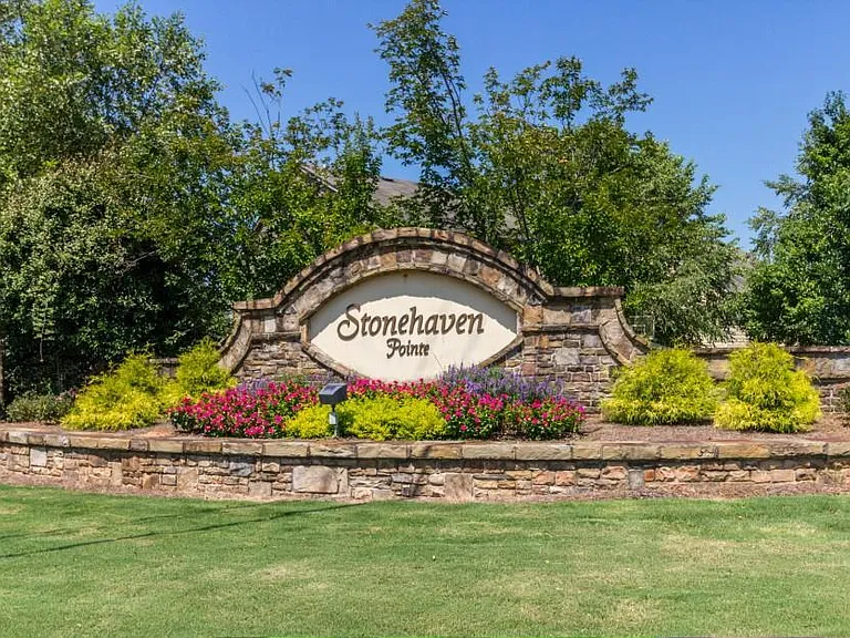 5640 Sterling Ct — Photo 14