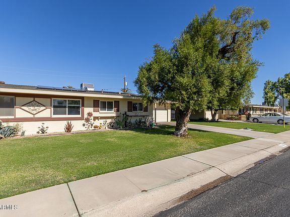 3rd image of 10322 W CLAIR Drive