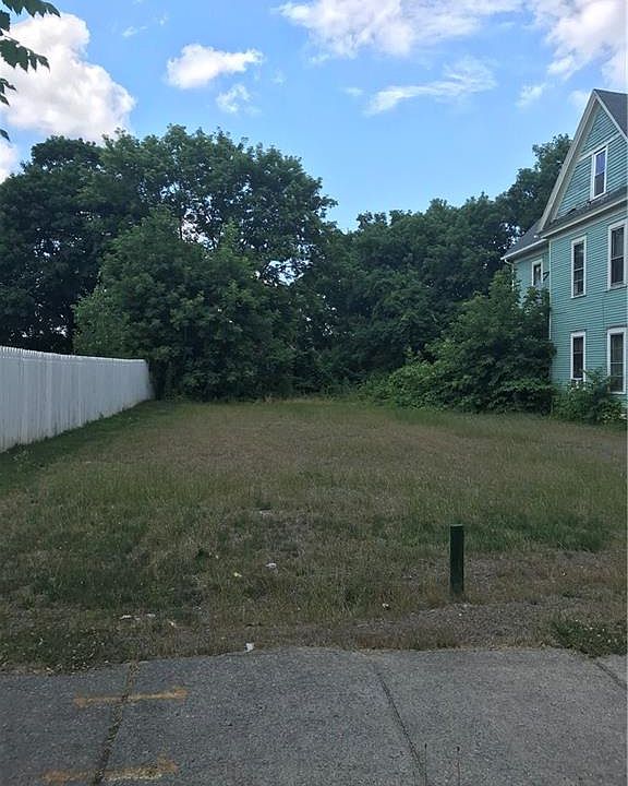 2nd image of 1128 W Onondaga St