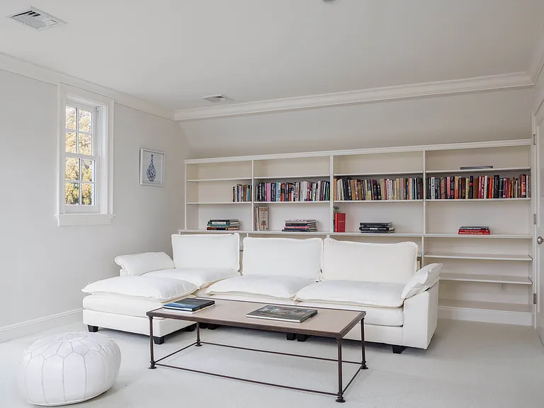 33 Christopher St — Photo 30