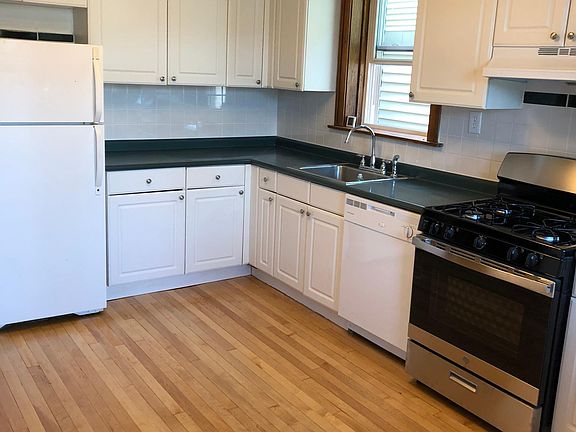 2nd image of 4027 N Kolmar Ave