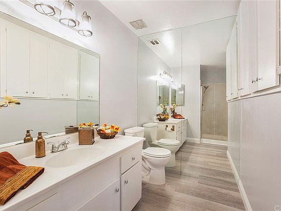4th image of 346 E Briardale Ave #3