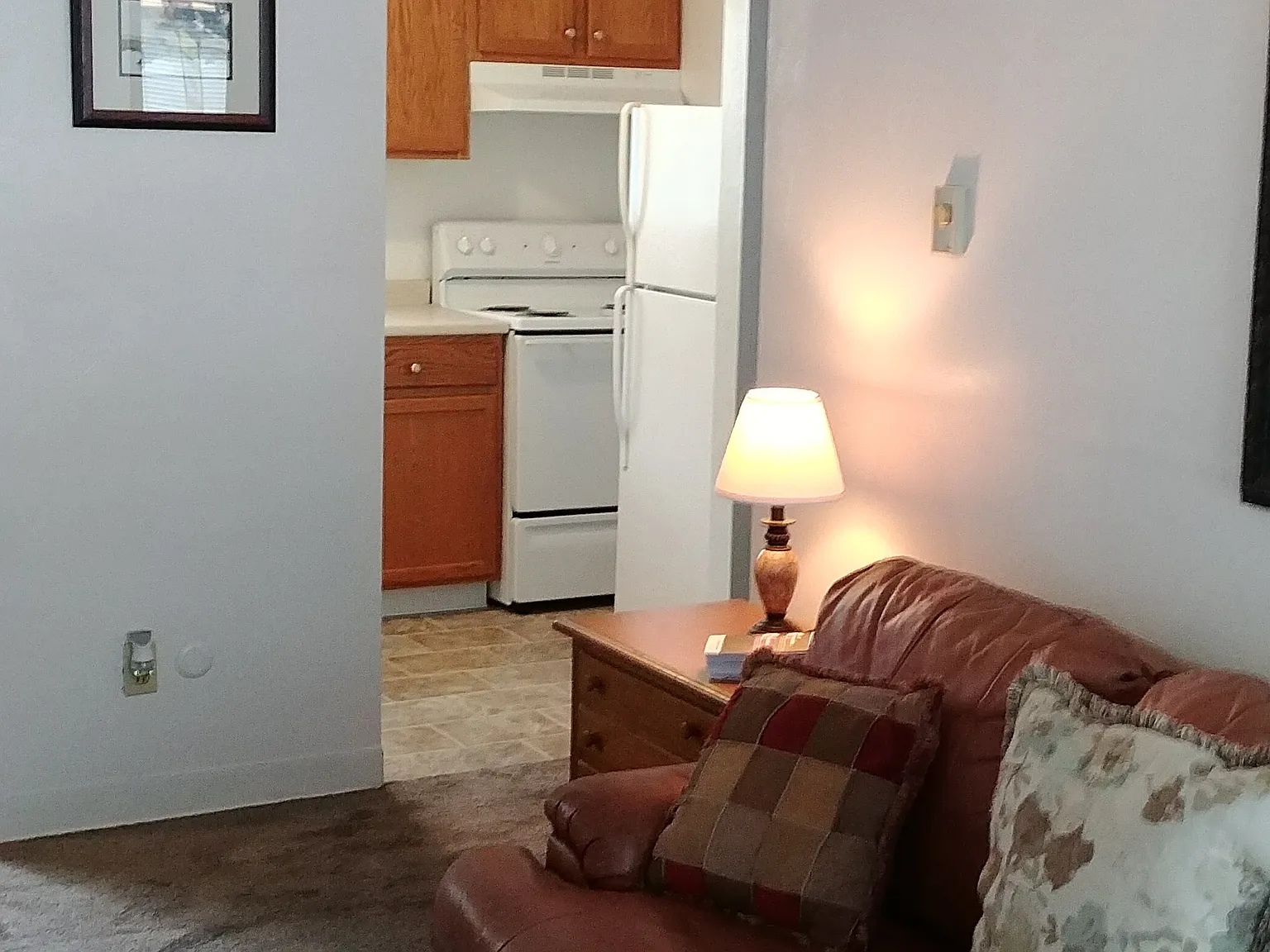 PLUM COURT APARTMENTS — Photo 4