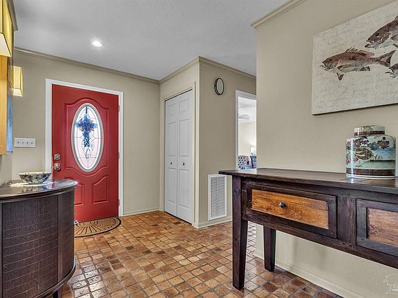 5th image of 209 Shoreline Dr
