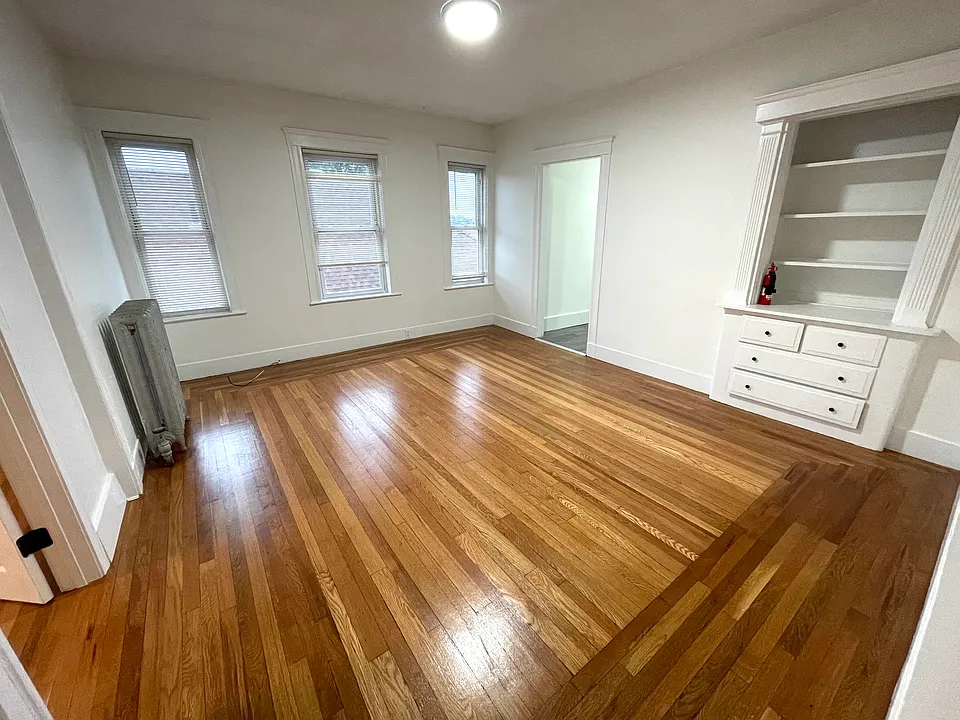 32 Bowen Ave #3
