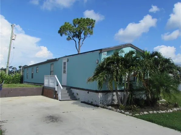 10419 Trotwood Ave, Saint James City, FL 33956