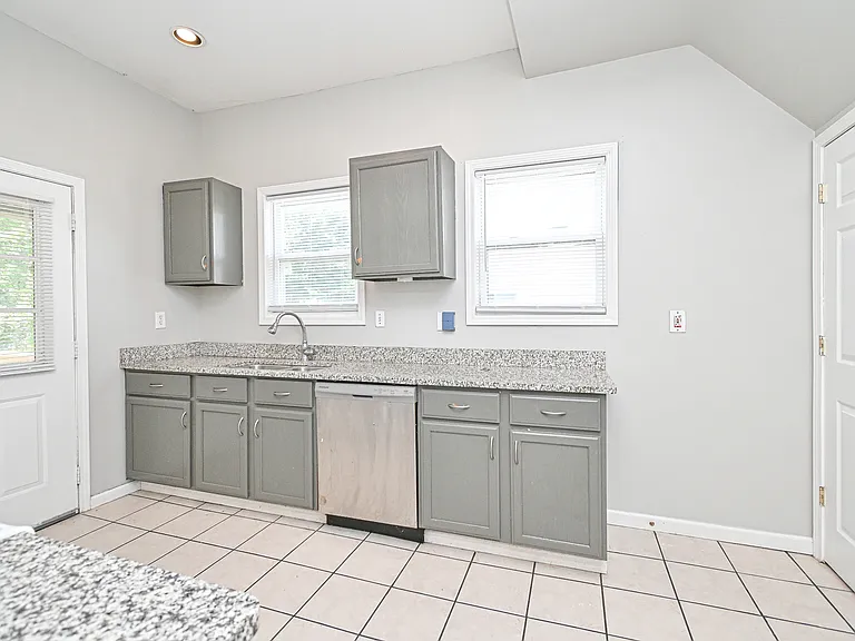 4221 Bell St — Photo 16