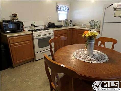 4th image of 50 Antonia Dr