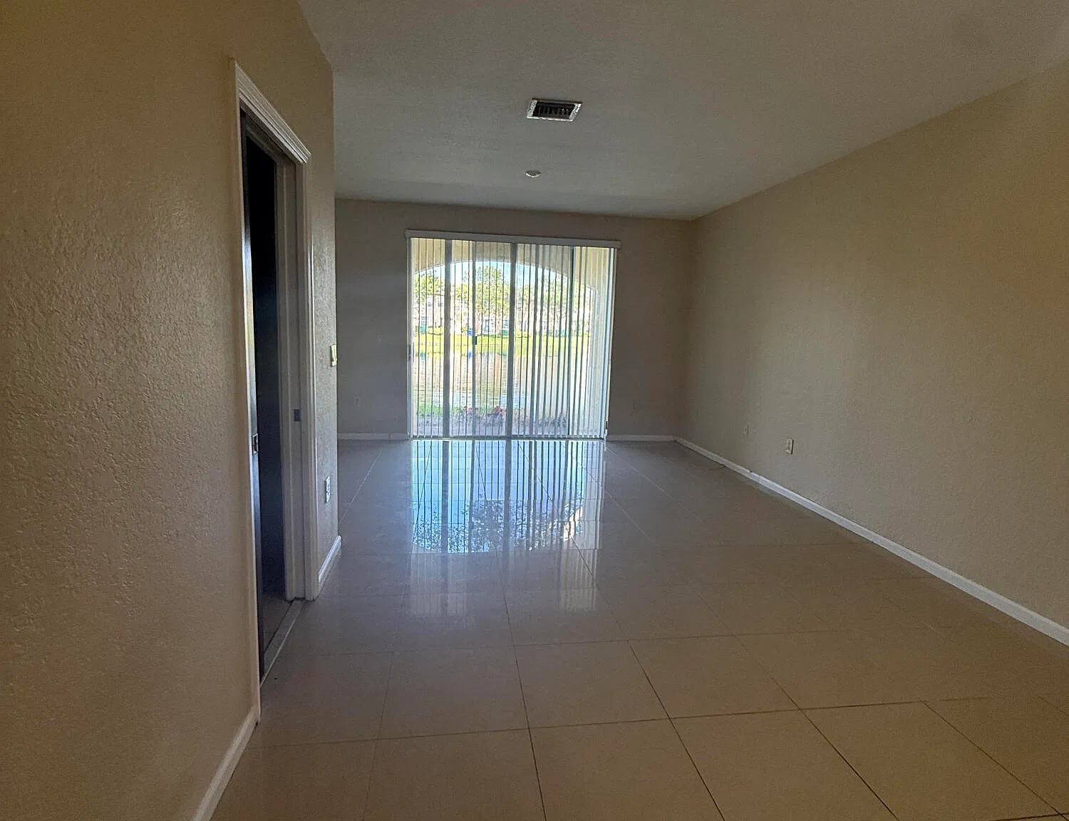 2 bed, 2.5 bath, 1037 sqft, $2,290 — Photo 4