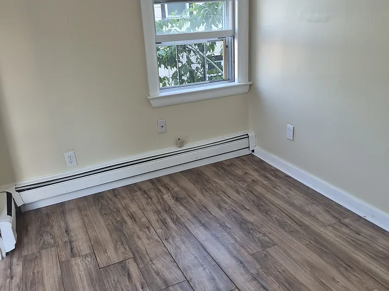 18 Highland St — Photo 10