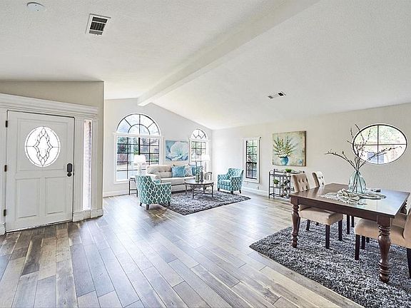 2nd image of 379 Grandview Dr