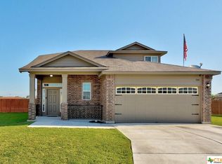 104 Hawk Cir, Luling, TX 78648